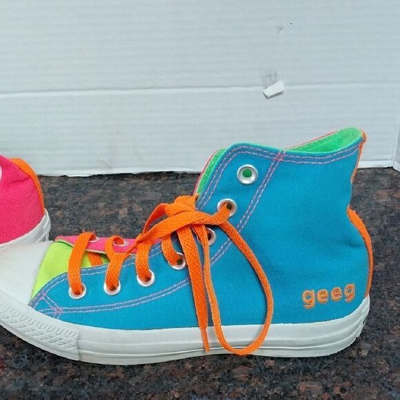 UNISEX Converse Pink, Green and Blue High-Top Sneakers Women's  Size 6...EUC - Picture 3 of 7